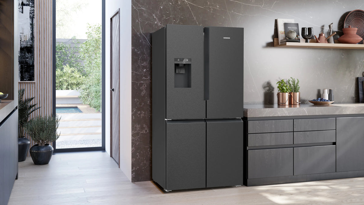 SIEMENS KF96DPXEA iQ700 French door bottom freezer. multi door 183 x 90.5 cm Brushed black steel antiFingerprint. Total noFrost