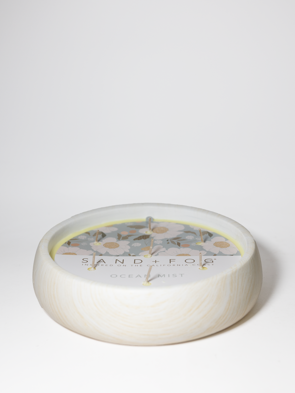 Elegant Ocean Mist 27 oz scented candle