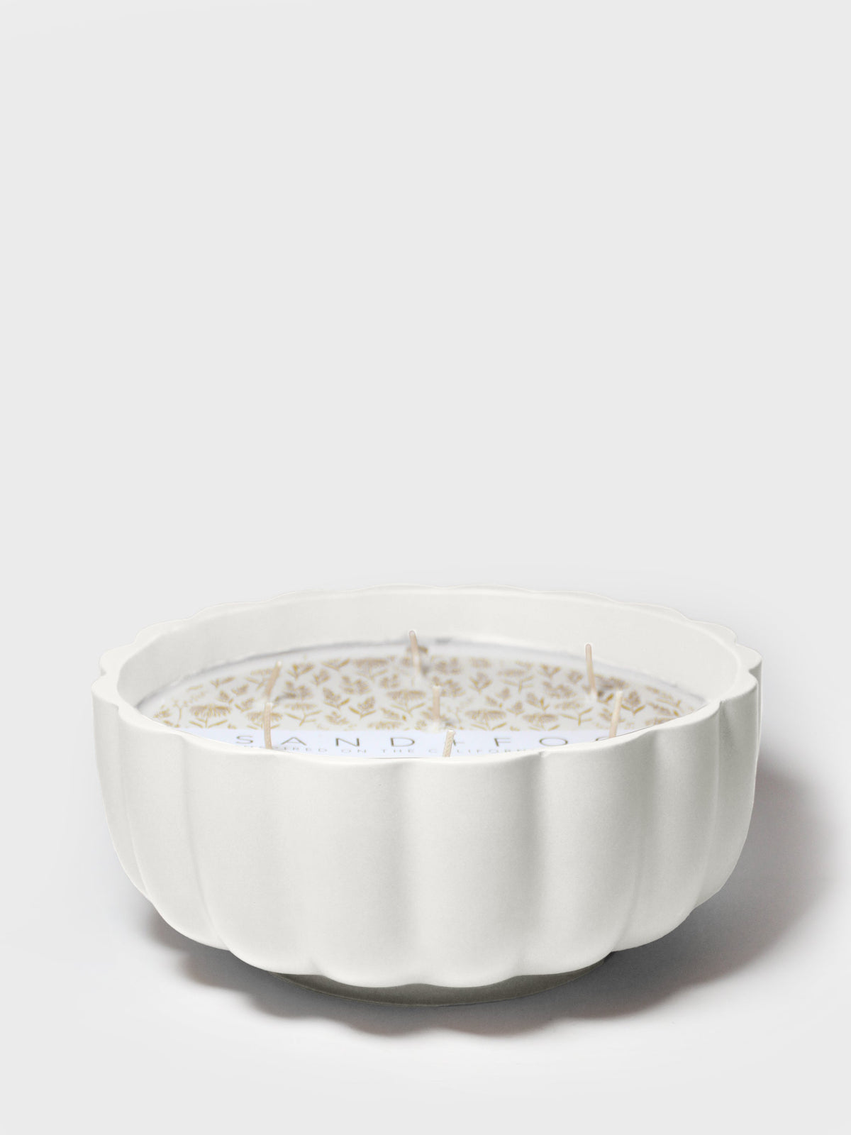 Elegant Falling Leaves 43 oz scented candle