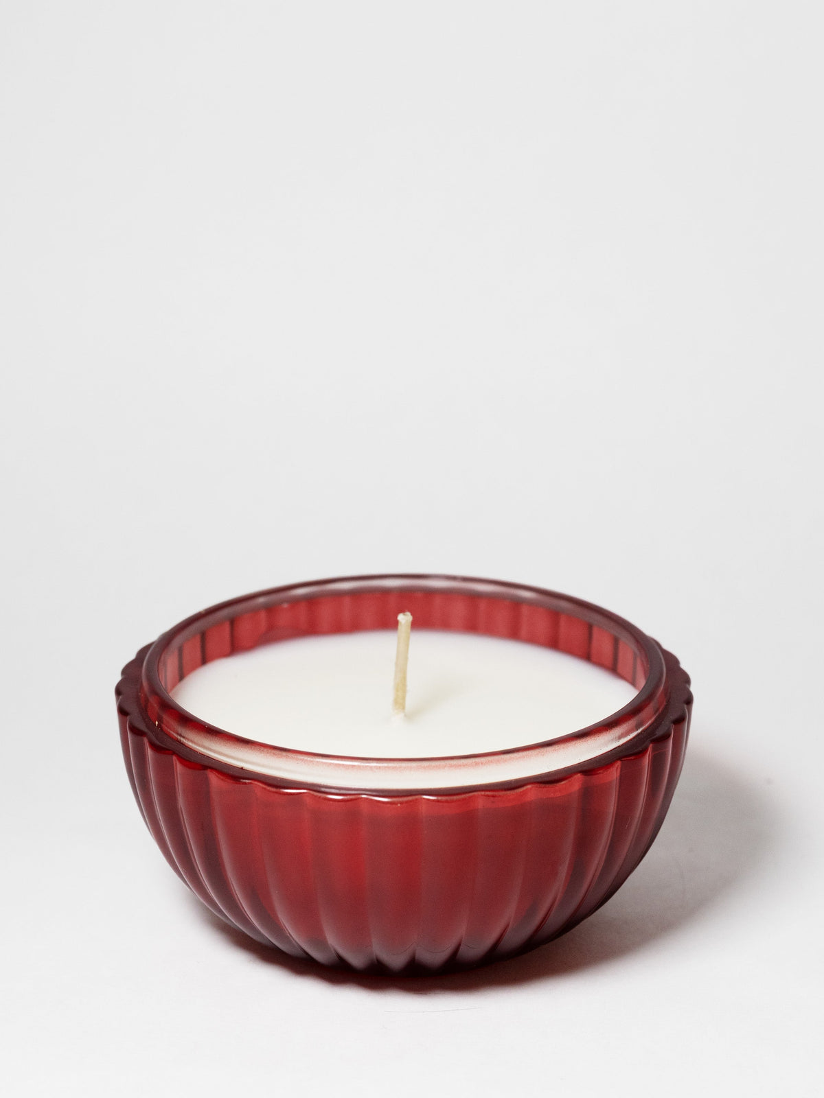 Elegant Cinnamon Noel 6 oz scented candle