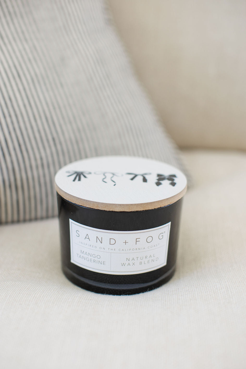 Elegant Mango Tangerine 12 oz scented candle