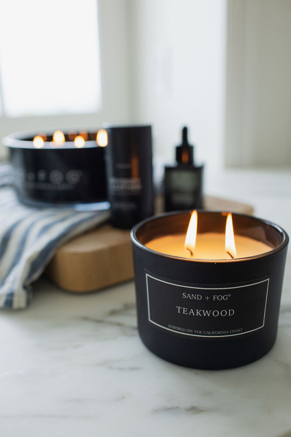 Elegant Teakwood 12 oz scented candle