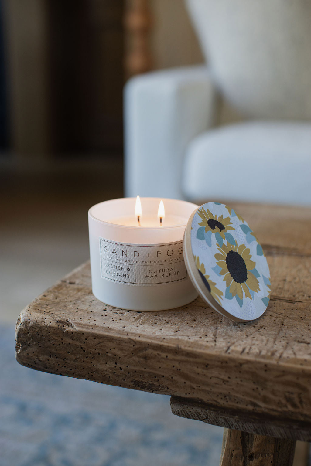 Elegant Lychee & Currant 12 oz scented candle