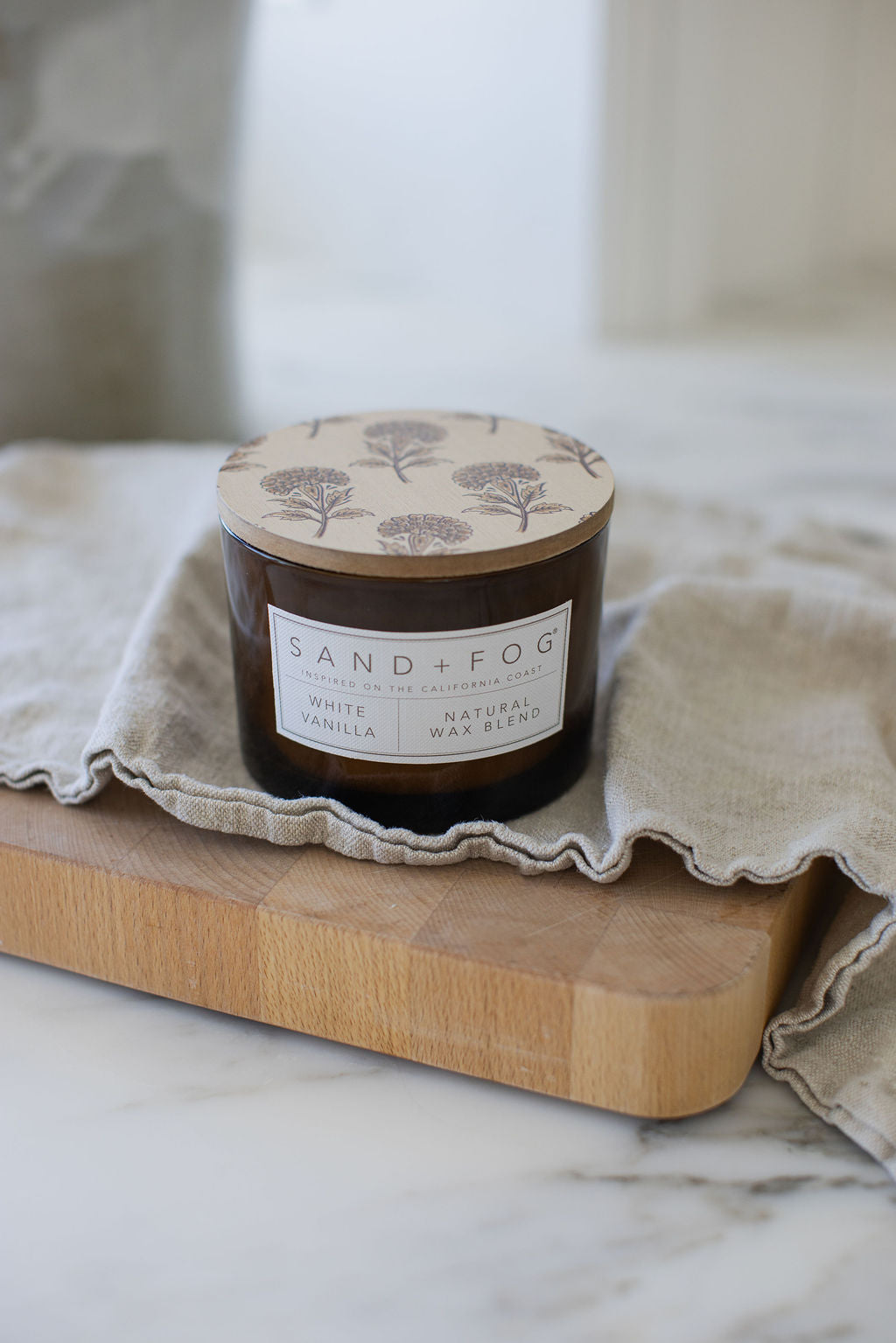 Elegant White Vanilla 12 oz scented candle