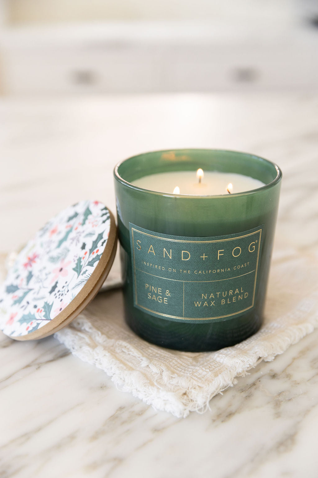 Elegant Pine & Sage 21 oz scented candle