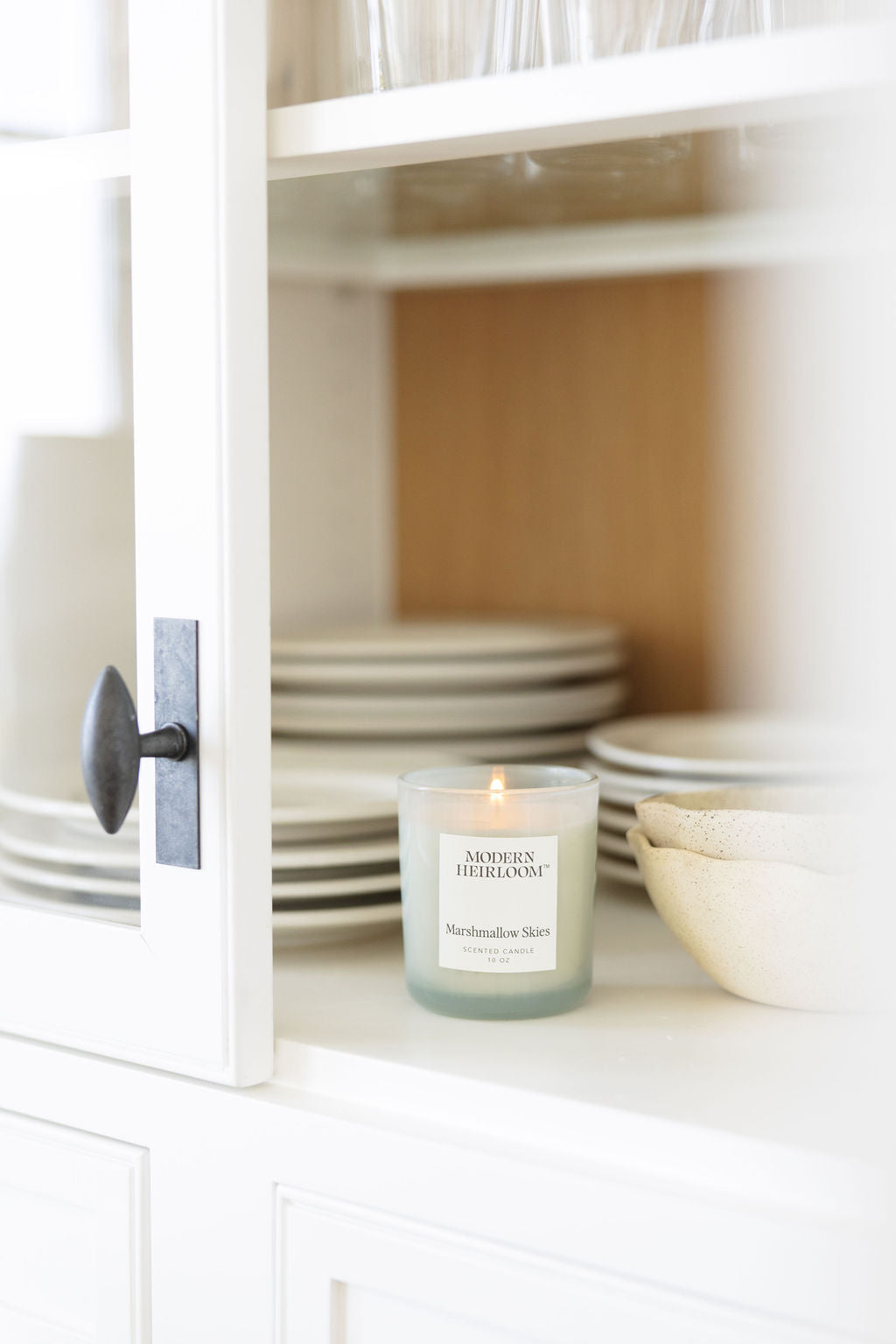 Elegant Marshmallow Skies 10 oz scented candle