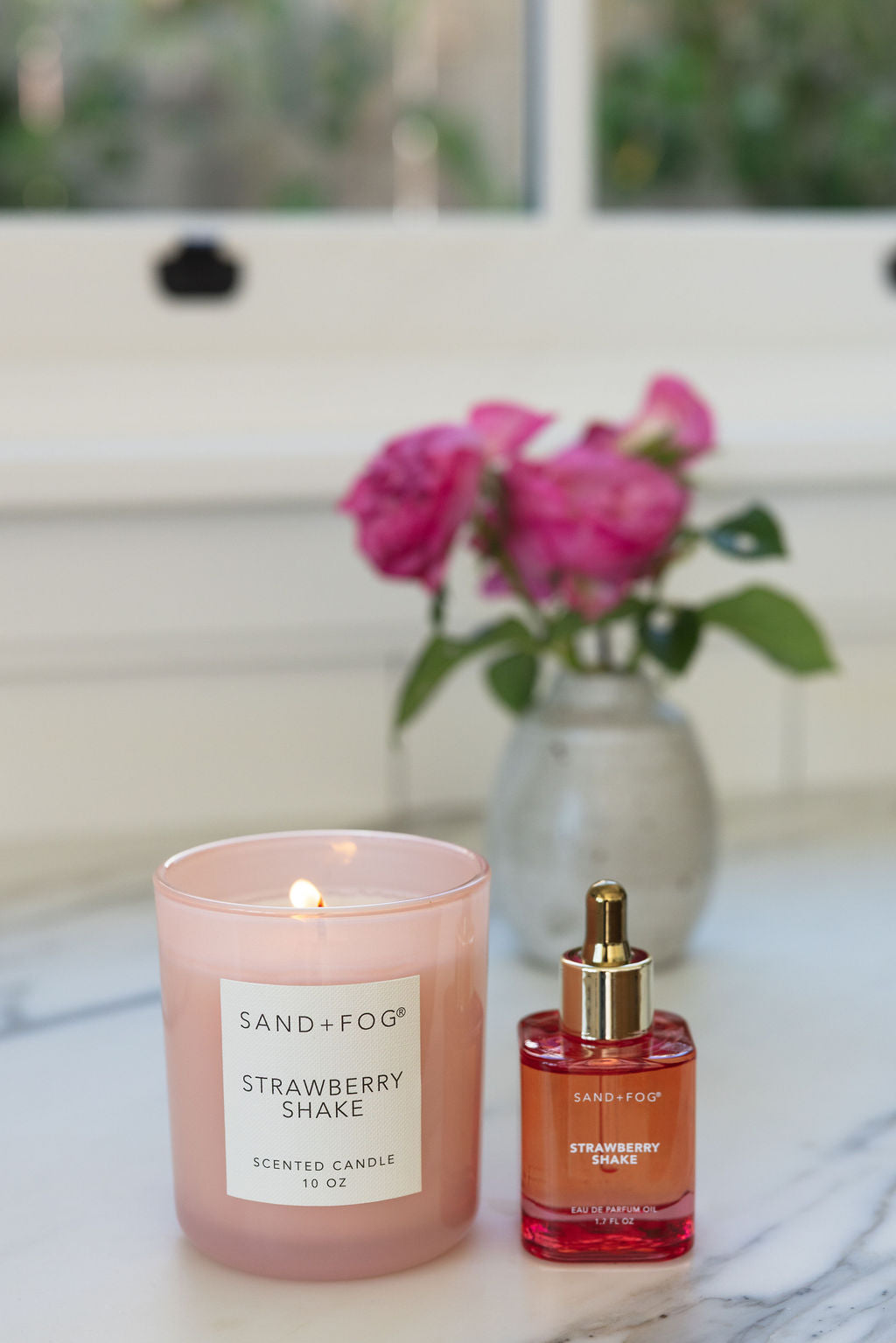 Elegant Strawberry Shake 10 oz scented candle