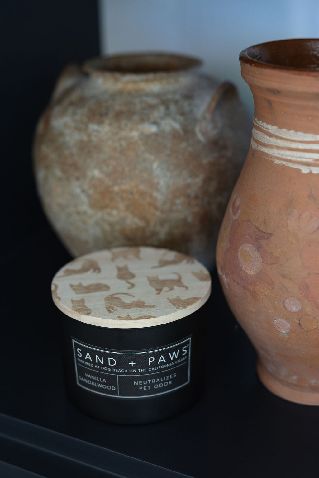Elegant Sand + Paws Vanilla Sandalwood 12 oz scented candle