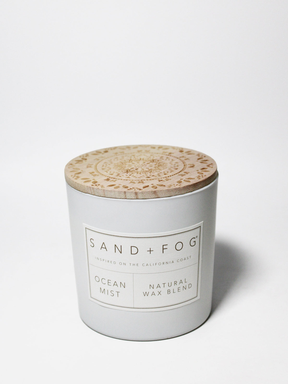 Elegant Ocean Mist 21 oz scented candle