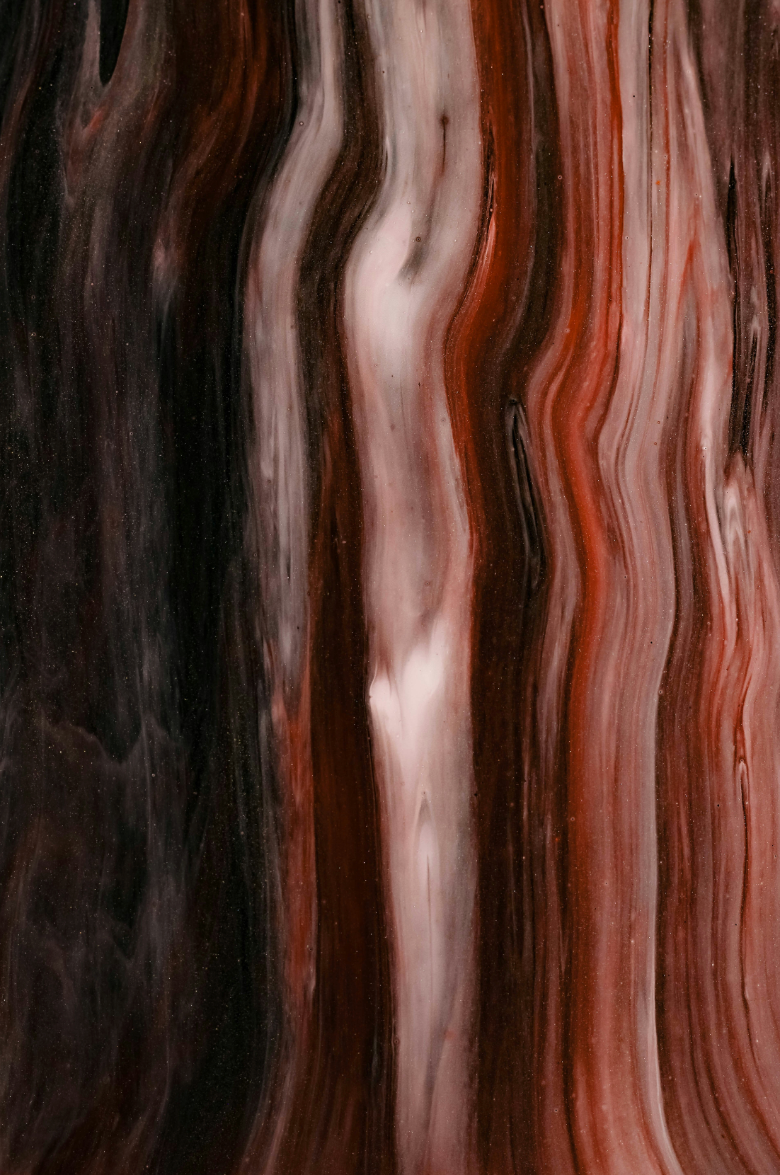 Elegant Ambered Wood 12 oz scented candle