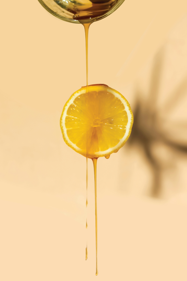 Elegant Sweet Lemon 12 oz scented candle