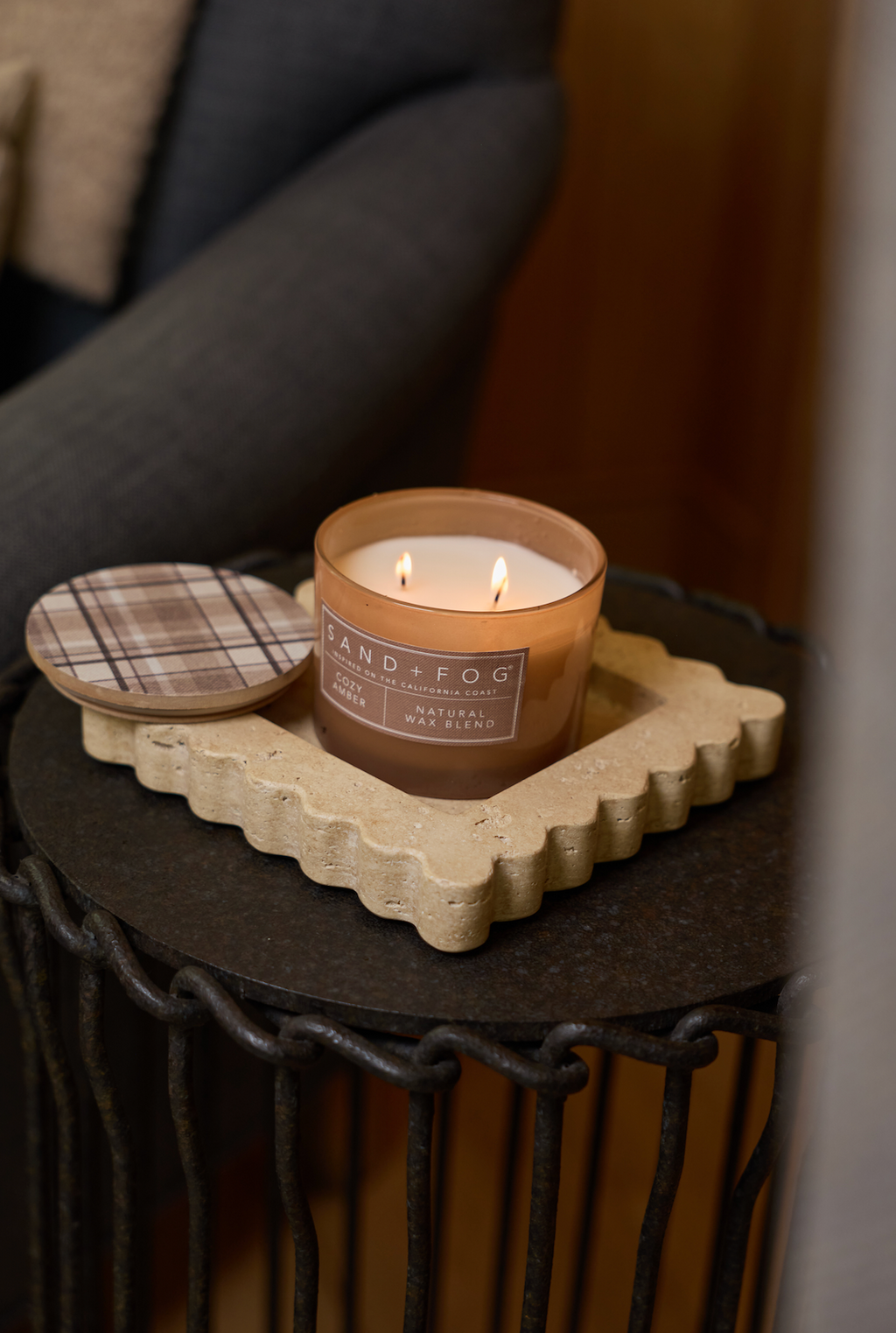 Elegant Cozy Amber 12 oz scented candle