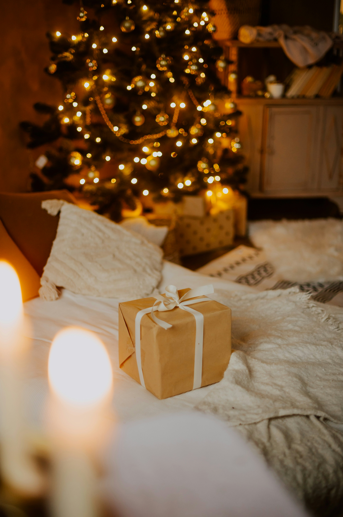 Elegant Perfect Holiday 12 oz scented candle